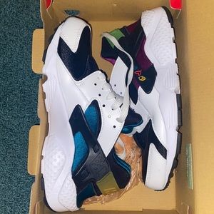 These wear to small for me I wanted to keep them for collection only wore once